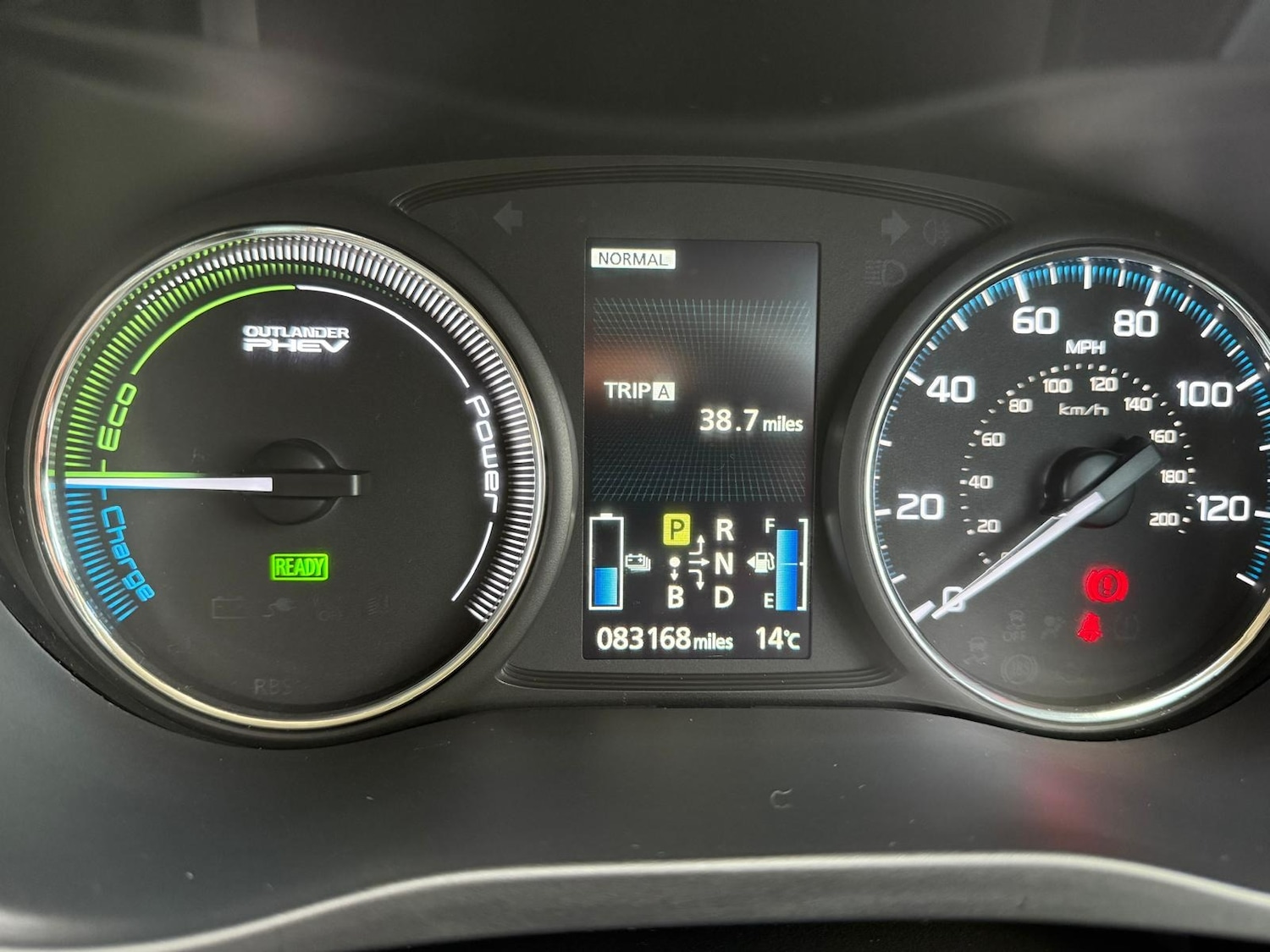 Used Mitsubishi Outlander 2015 for sale - 76734855: Photo 15