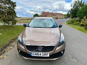 Used Volvo V40 2014 for sale - 75836766: Photo