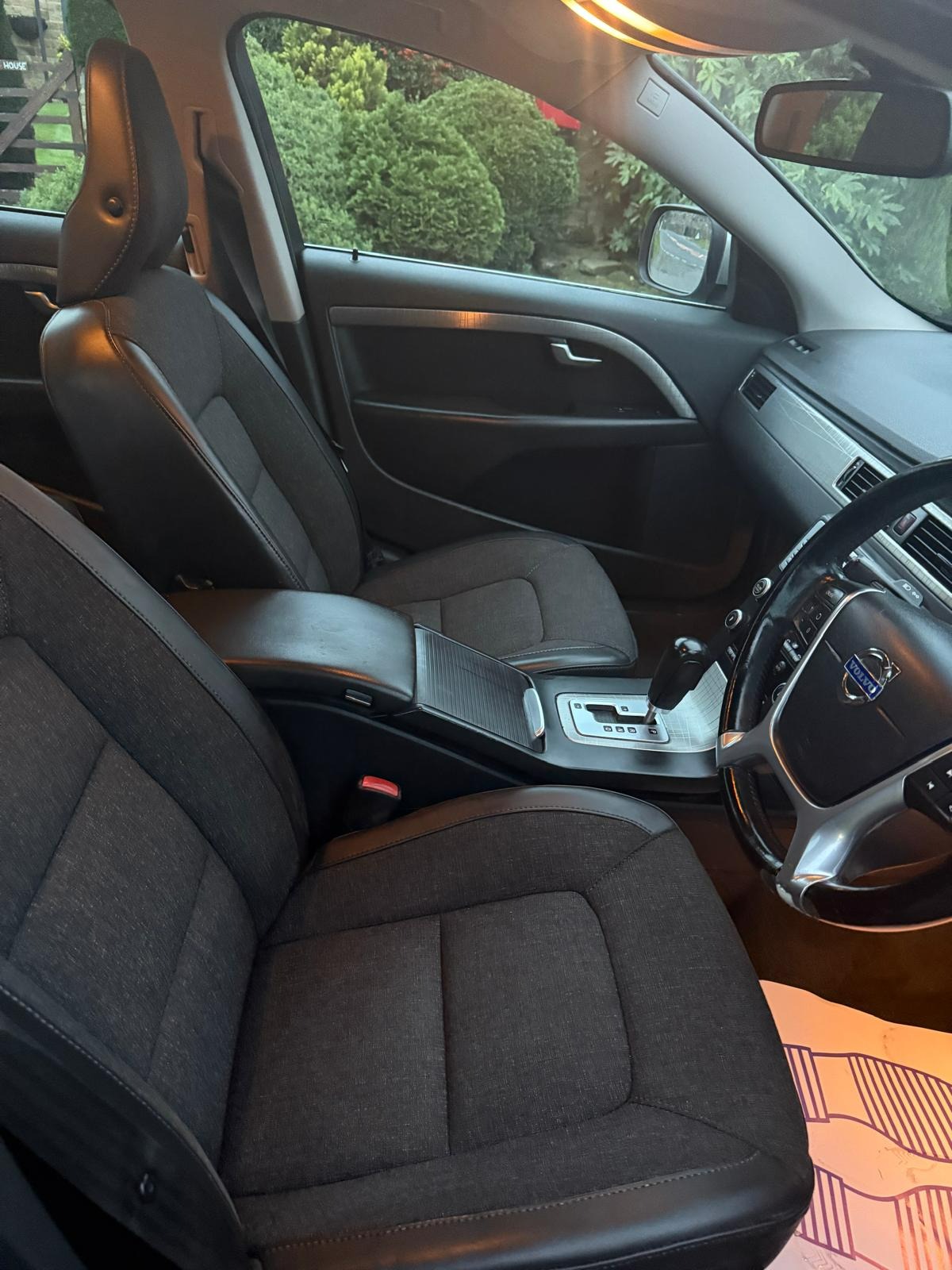 Used Volvo XC70 2010 for sale - 76543081: Photo 6