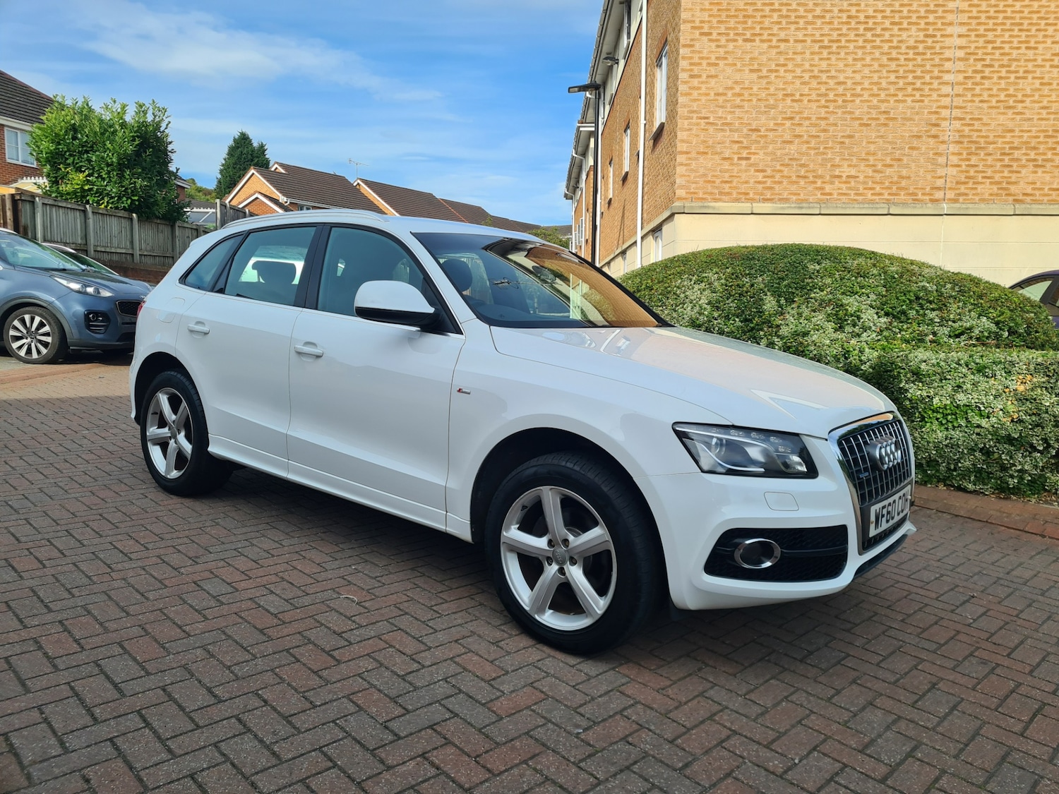 Used Audi Q5 2010 for sale - 77518677: Photo 2
