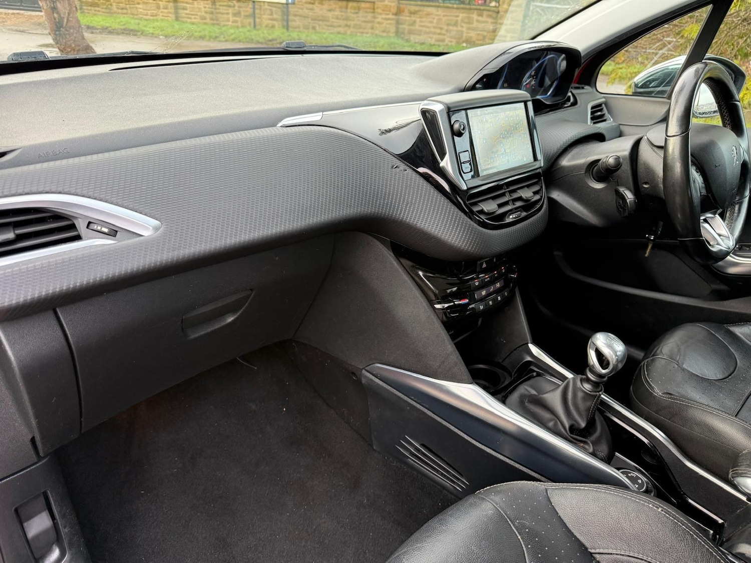 Used Peugeot 2008 2015 for sale - 77427089: Photo 15