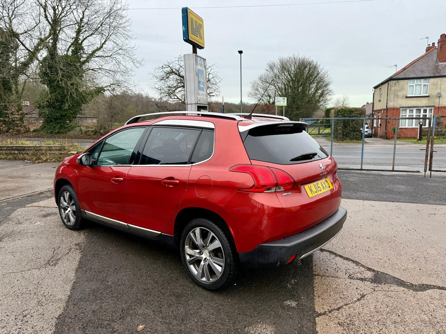 Used Peugeot 2008 2015 for sale - 77427089: Photo 4