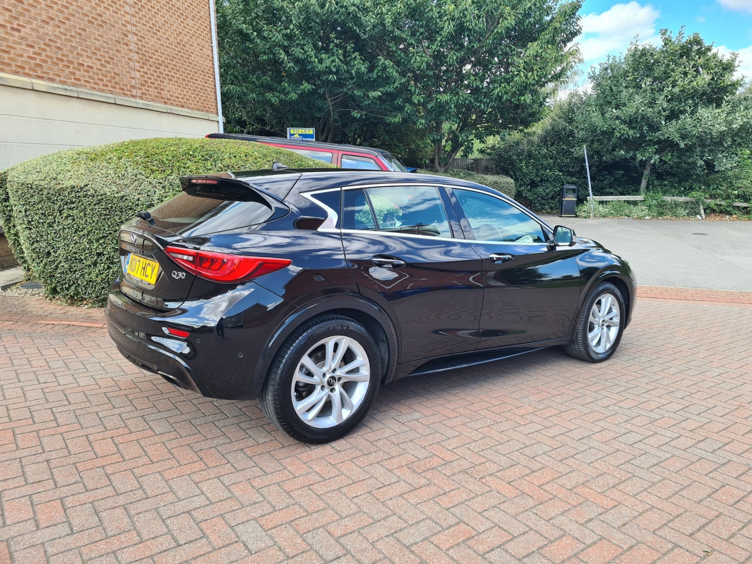 Used Infiniti Q30 2017 for sale - 76379048: Photo 3
