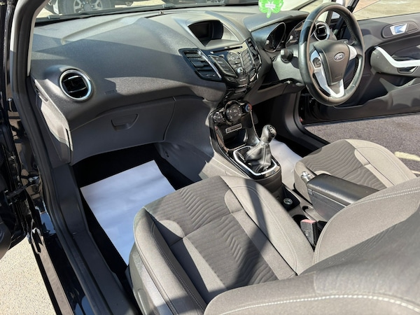 Used Ford Fiesta 2015 for sale - 76120475: Photo 16