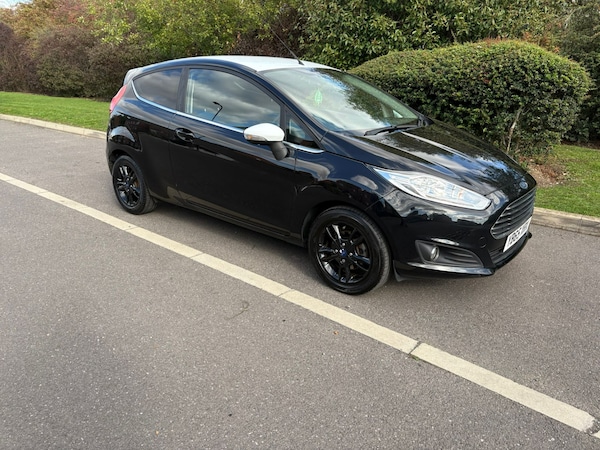 Used Ford Fiesta 2015 for sale - 76120475: Photo 1