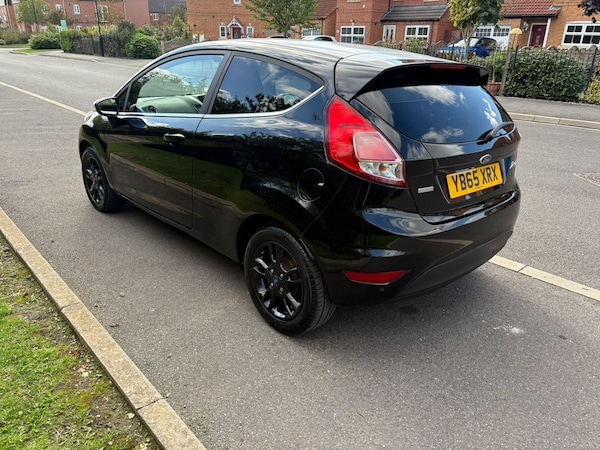 Used Ford Fiesta 2015 for sale - 76120475: Photo 4