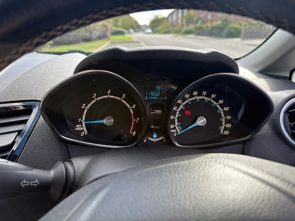 Used Ford Fiesta 2015 for sale - 76120475: Photo 9