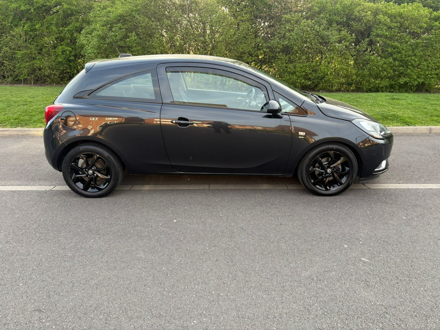 Used Vauxhall Corsa 2015 for sale - 78216233: Photo 2