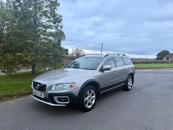 Used Volvo XC70 2010 for sale - 76198708: Photo