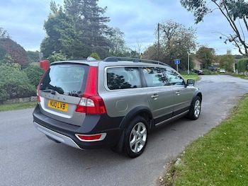 Used Volvo XC70 2010 for sale - 76198708: Photo