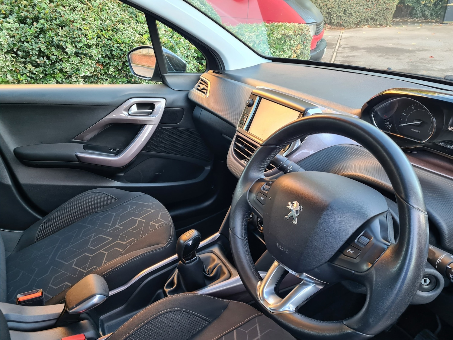 Used Peugeot 2008 2015 for sale - 77427097: Photo 8