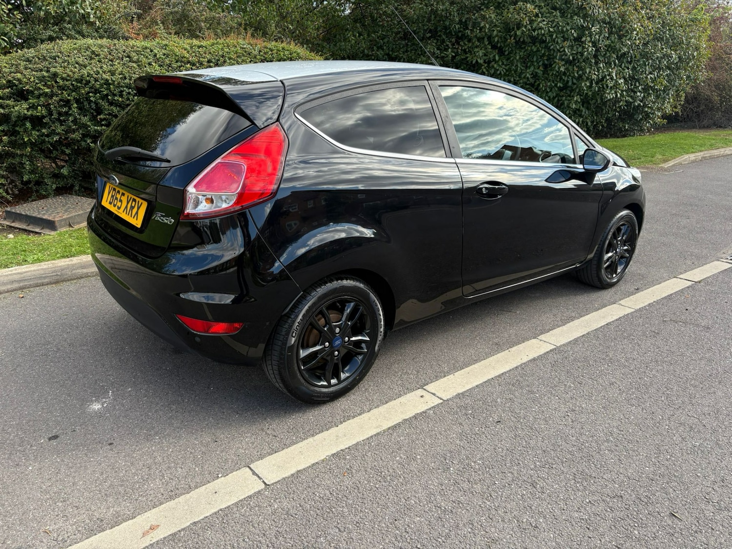 Used Ford Fiesta 2015 for sale - 77398008: Photo 2