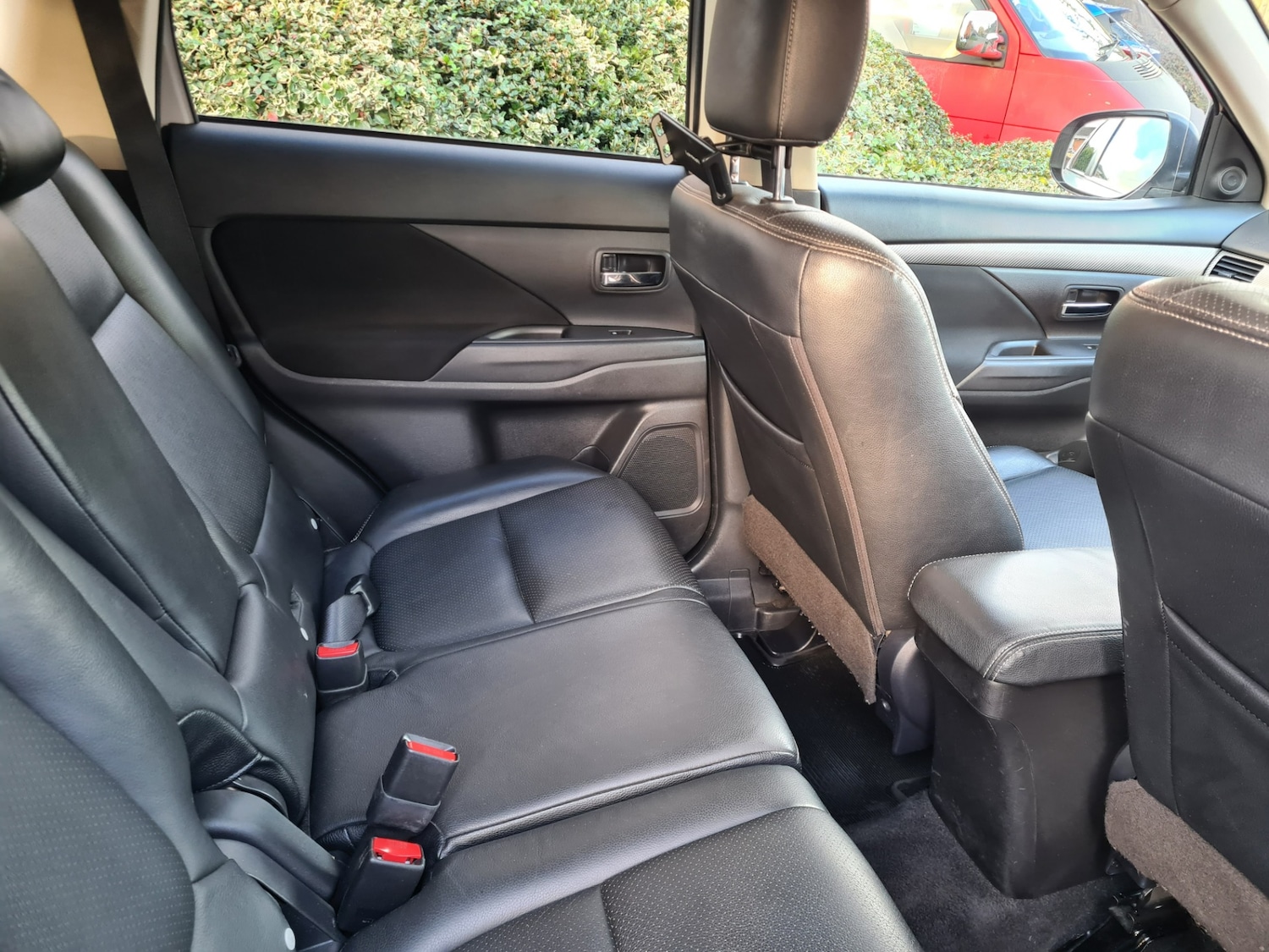 Used Mitsubishi Outlander 2016 for sale - 77100497: Photo 10