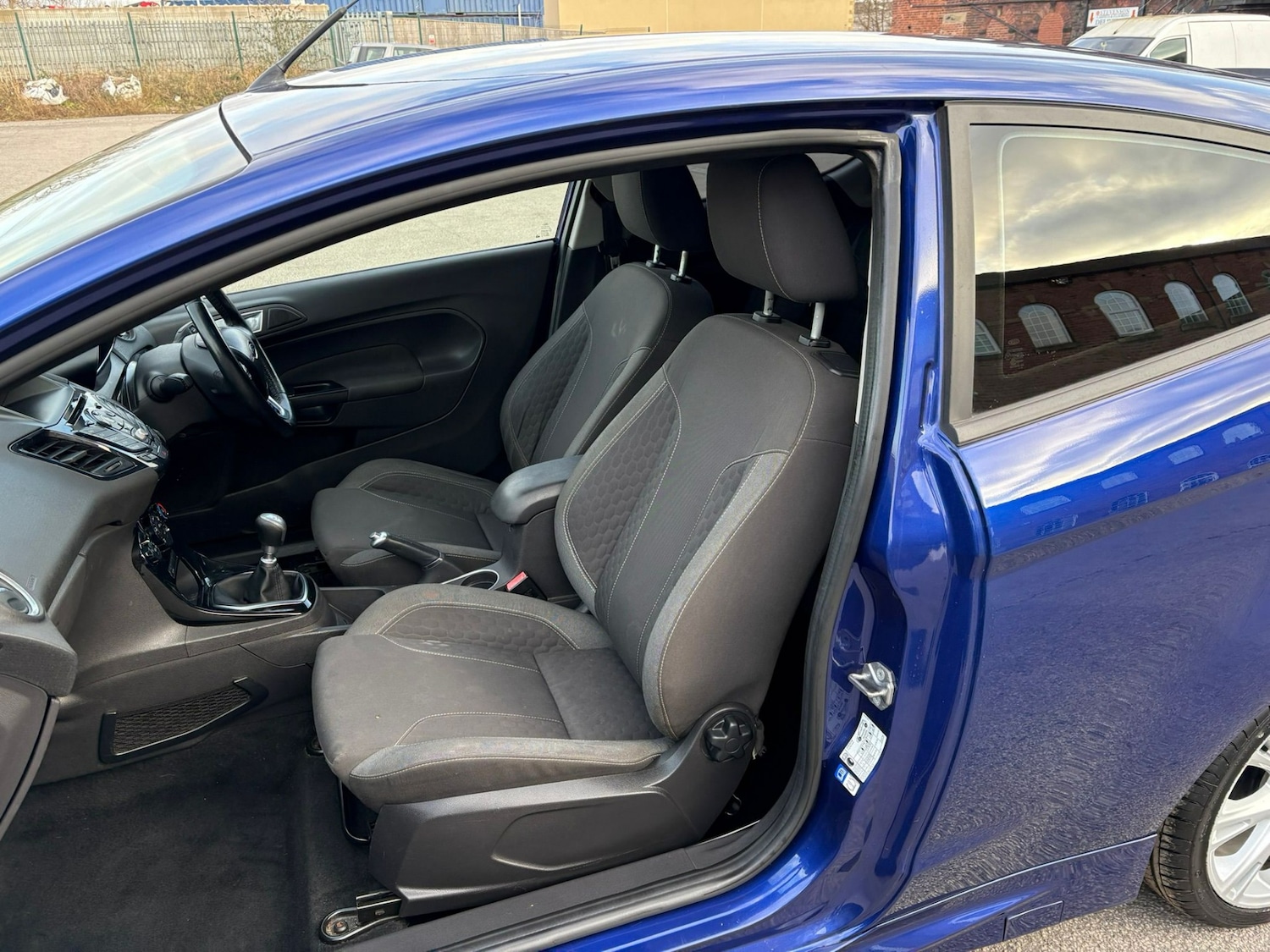 Used Ford Fiesta 2015 for sale - 77398010: Photo 12