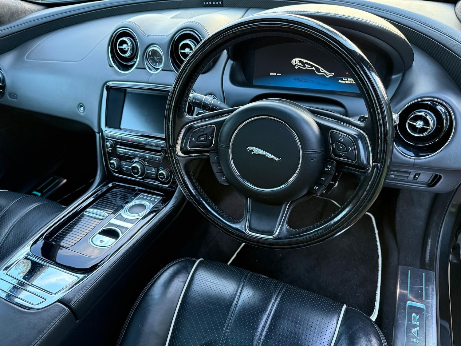 Used Jaguar XJ 2015 for sale - 76807975: Photo 10