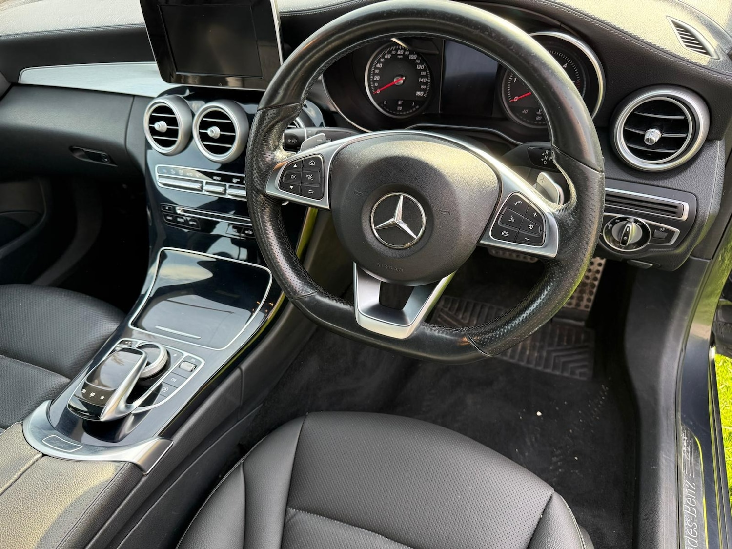 Used Mercedes-Benz C Class 2014 for sale - 77950975: Photo 10