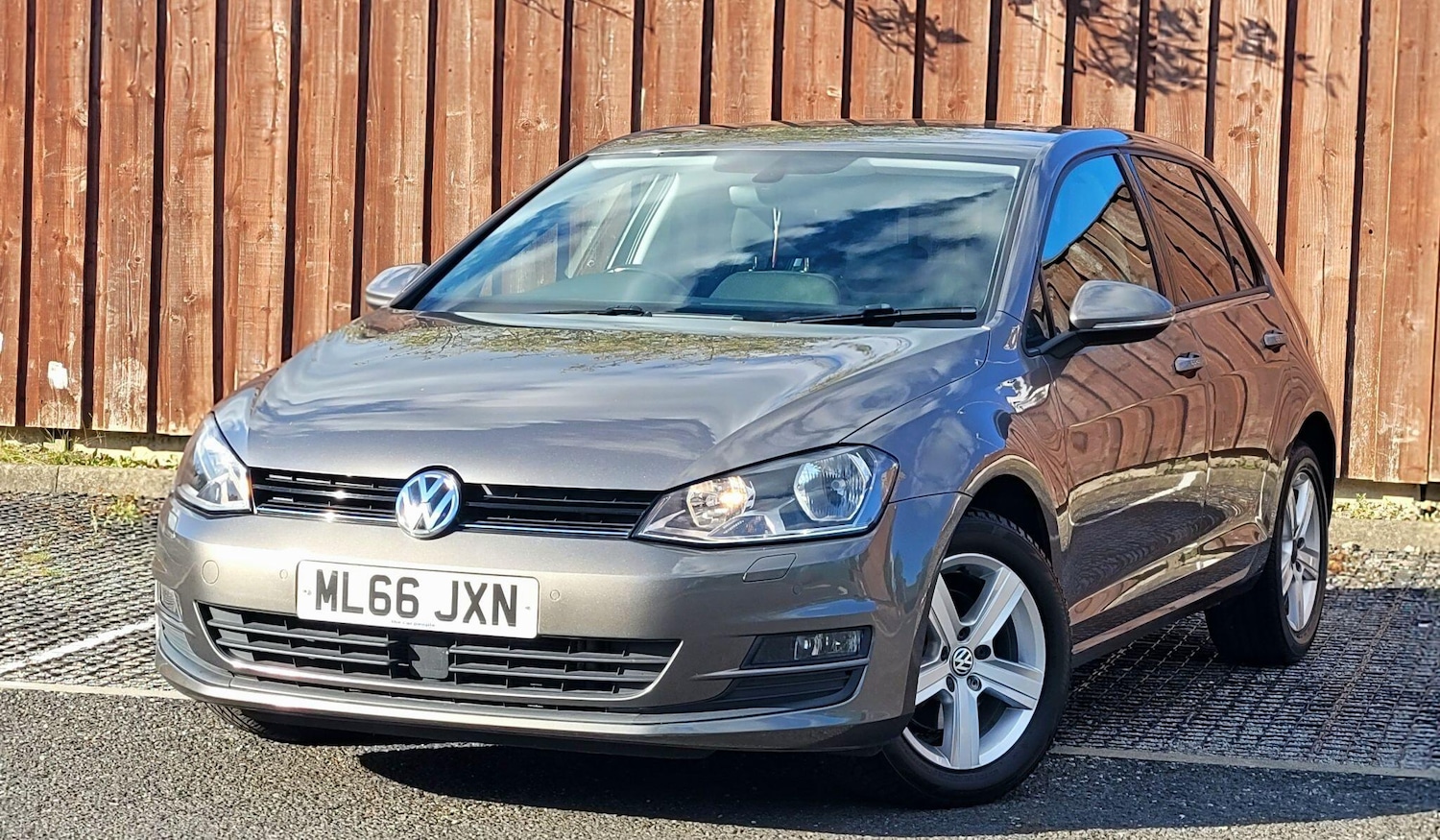 Used Volkswagen Golf 2016 for sale - 75977110: Photo 2