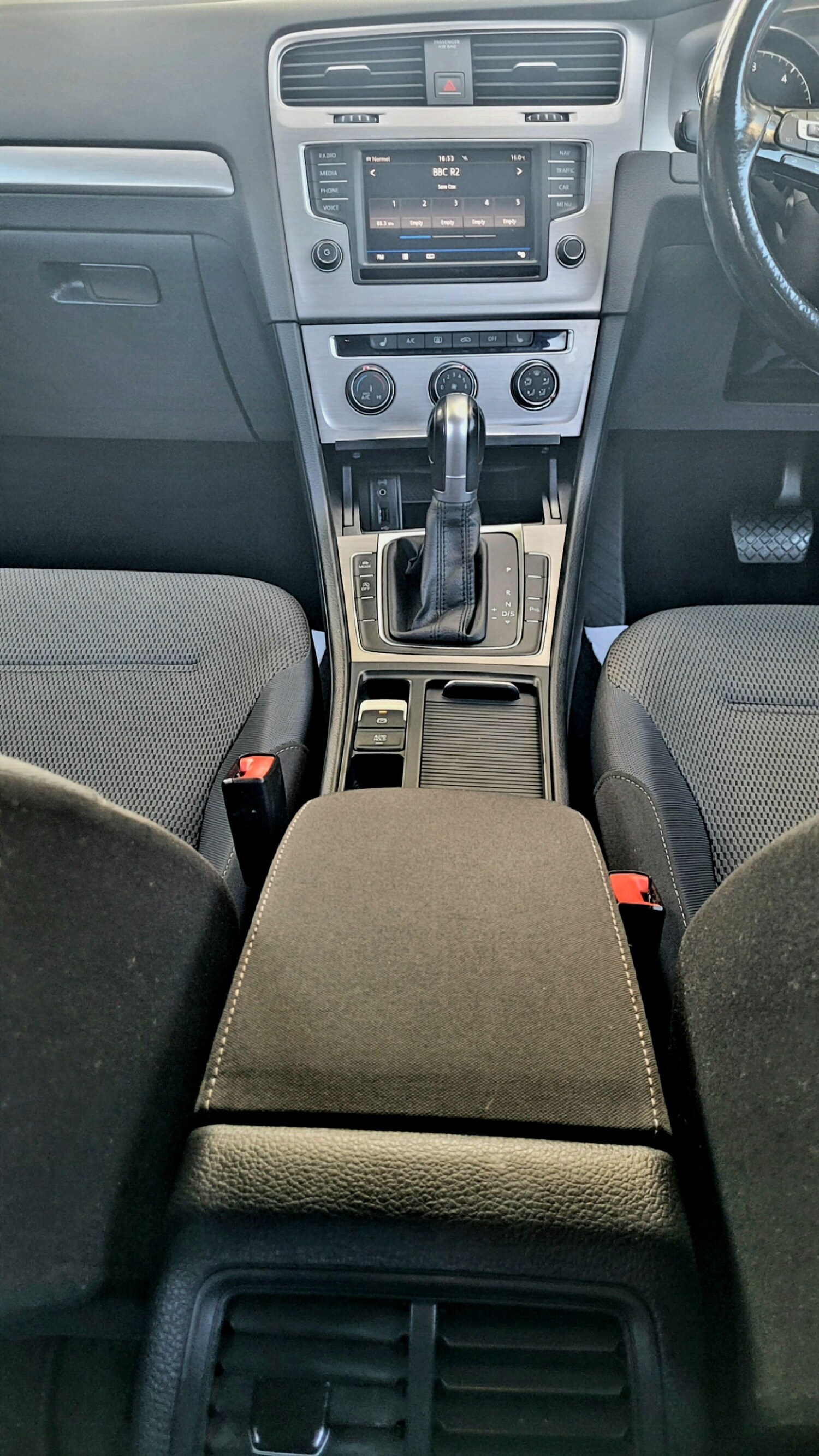 Used Volkswagen Golf 2016 for sale - 75977110: Photo 54