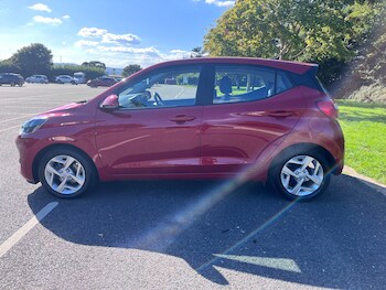 Used Hyundai i10 2023 for sale - 76070098: Photo