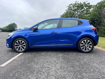 Used Renault Clio 2023 for sale - 78789279: Photo