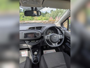 Used Toyota Yaris 2014 for sale - 79375163: Photo