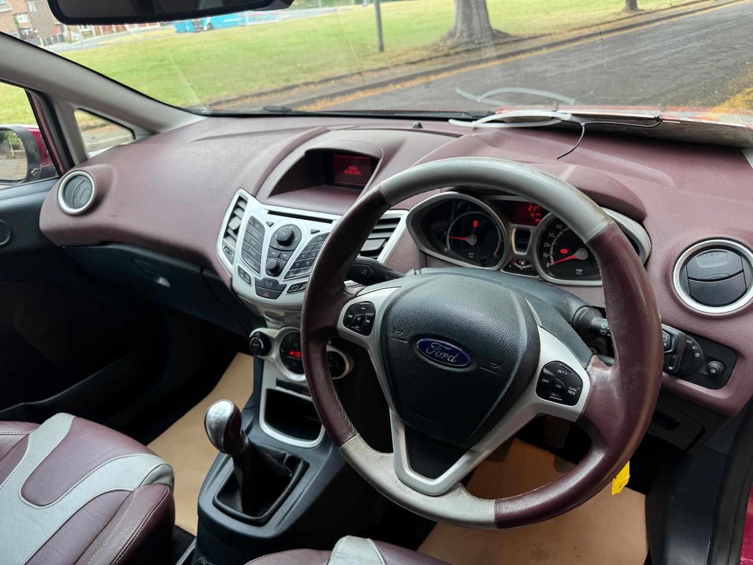 Used Ford Fiesta 2010 for sale - 76089465: Photo 6