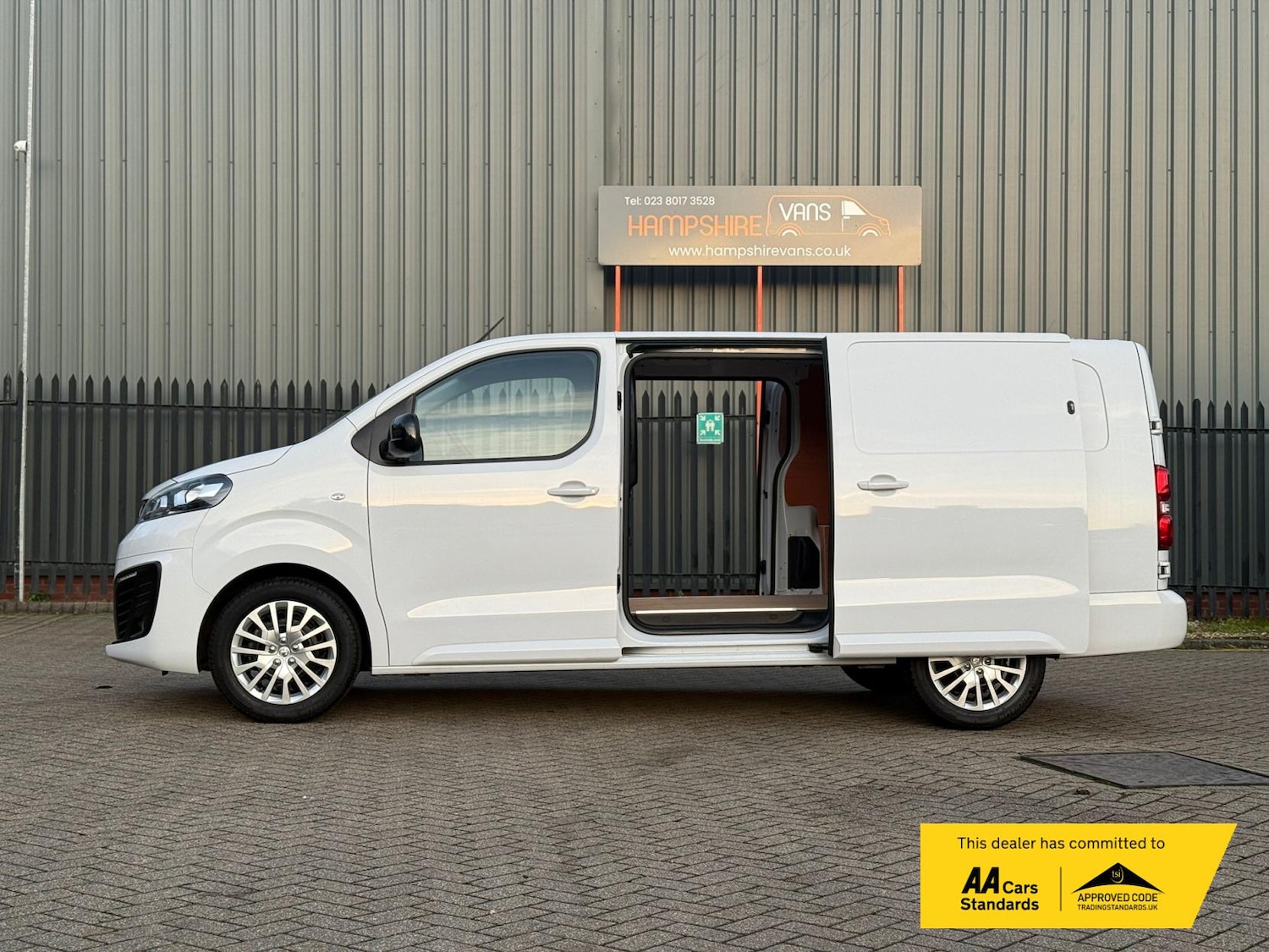 Used Vauxhall Vivaro 2023 for sale - 76935572: Photo 2