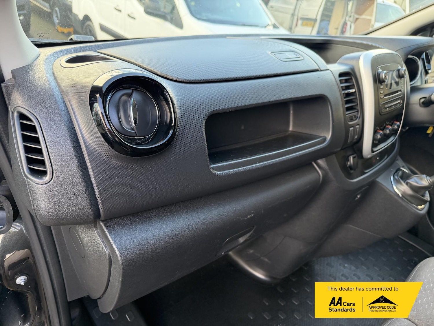 Used Vauxhall Vivaro 2015 for sale - 76317000: Photo 24