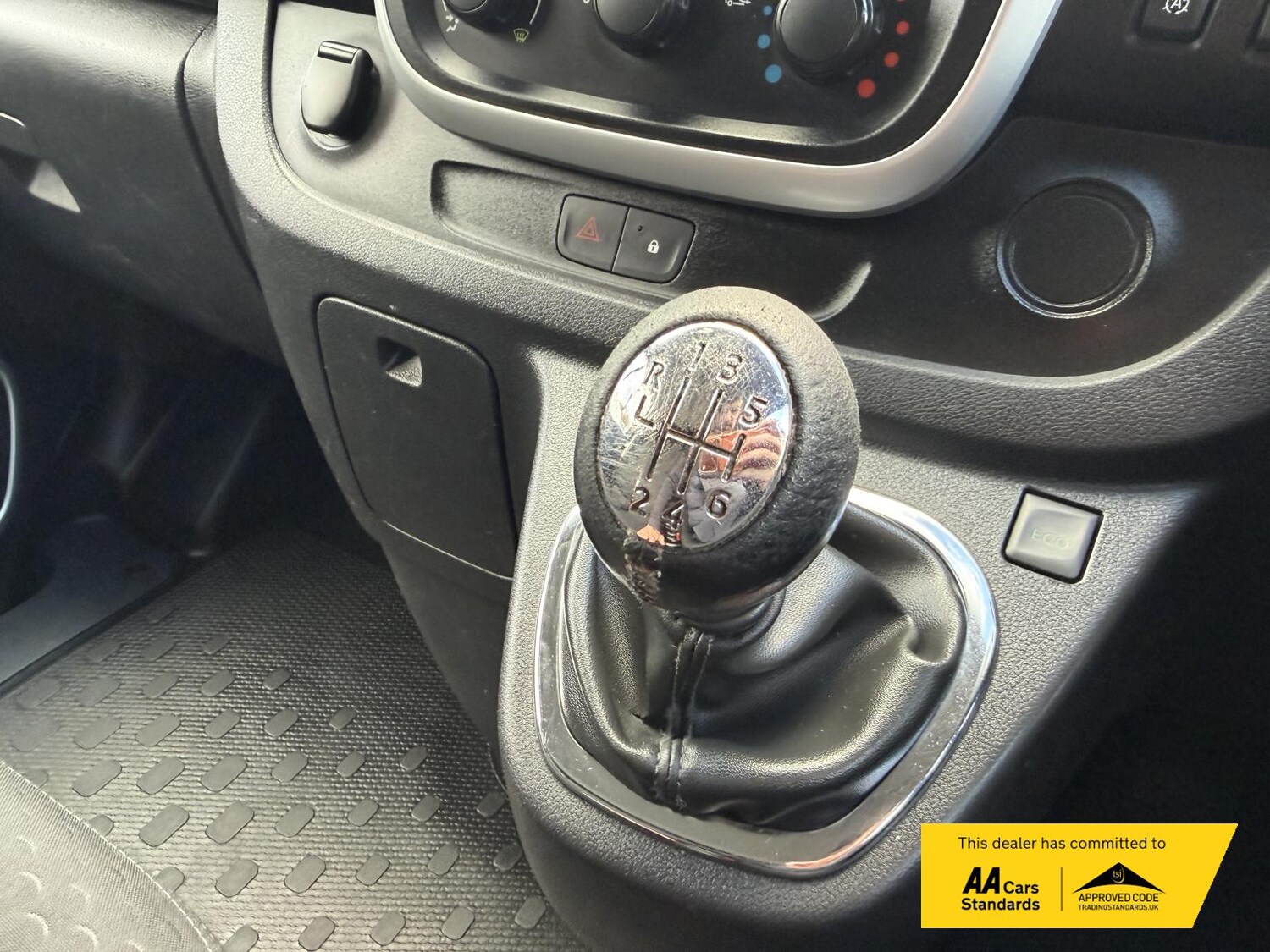 Used Vauxhall Vivaro 2015 for sale - 76317000: Photo 32