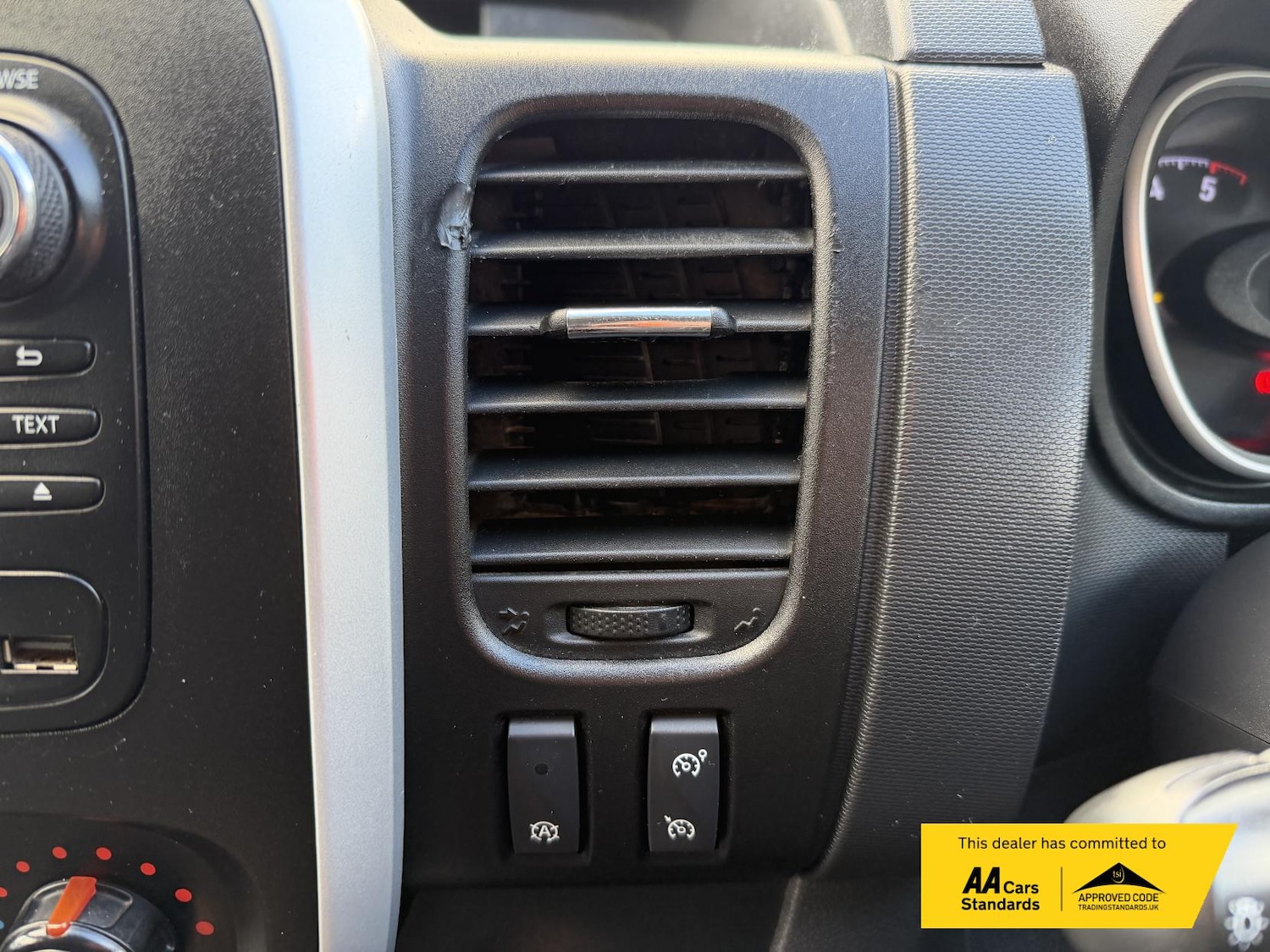 Used Vauxhall Vivaro 2015 for sale - 76317000: Photo 40