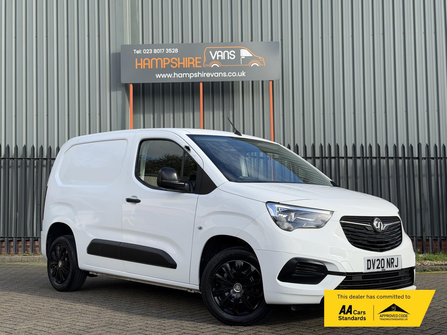 Used Vauxhall Combo 2020 for sale - 76571946: Photo 1
