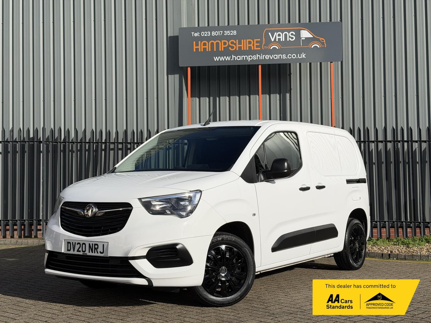 Used Vauxhall Combo 2020 for sale - 76571946: Photo 2