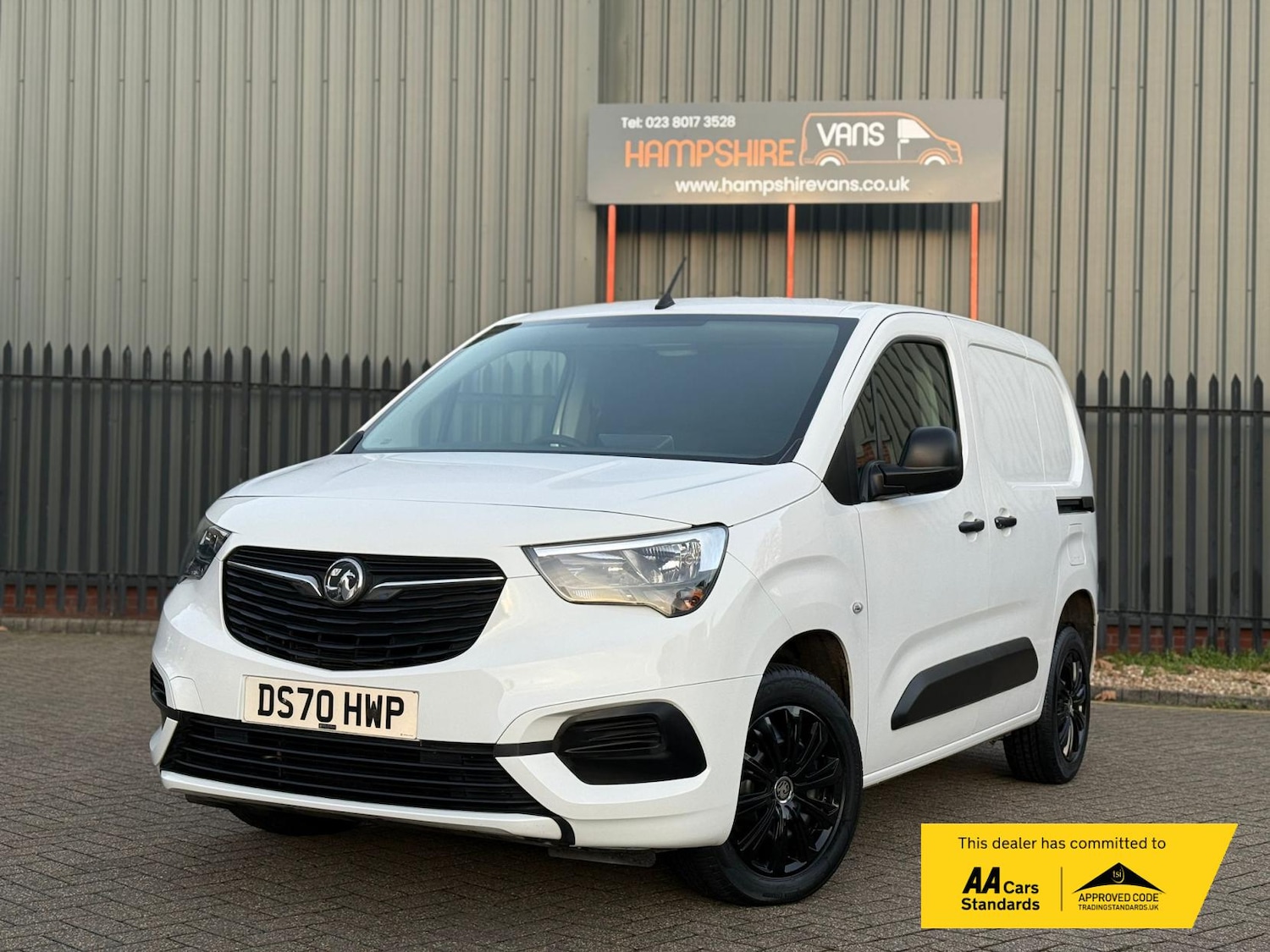 Used Vauxhall Combo 2020 for sale - 76664904: Photo 2