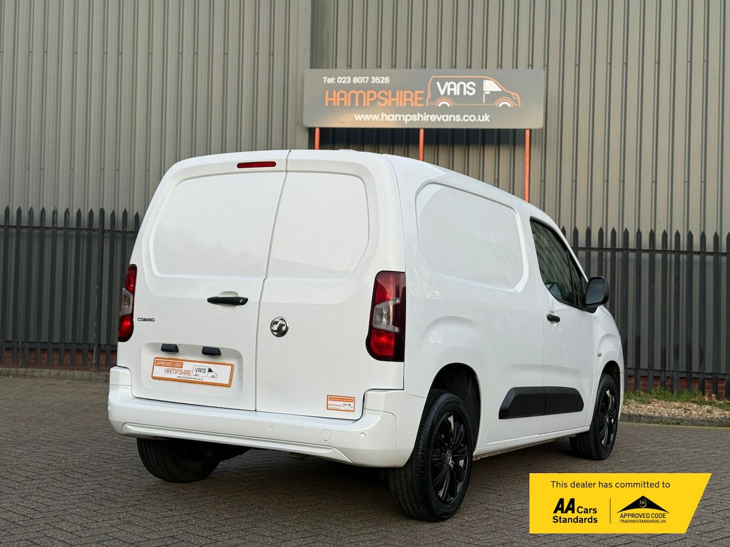 Used Vauxhall Combo 2020 for sale - 76664904: Photo 3