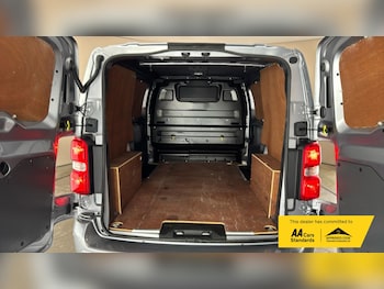 Used Vauxhall Vivaro 2020 for sale - 77656700: Photo