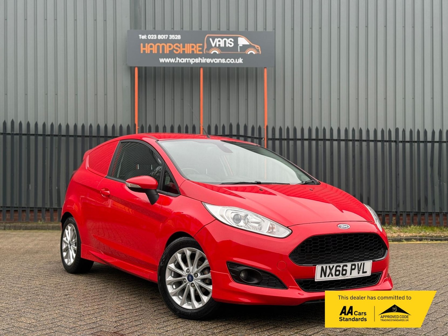 Used Ford Fiesta Van 2016 for sale - 76925329: Photo 1