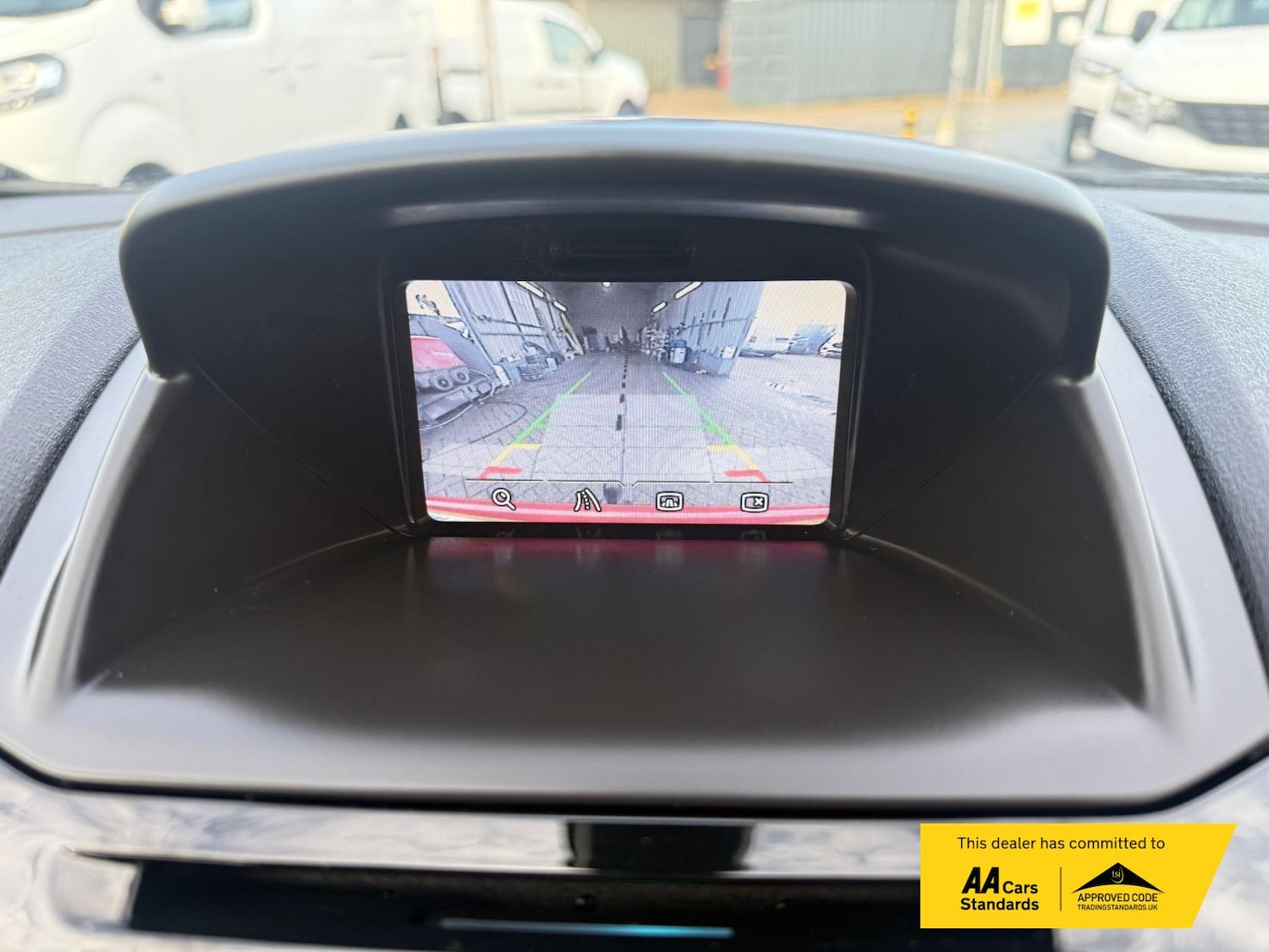 Used Ford Fiesta Van 2016 for sale - 76925329: Photo 11