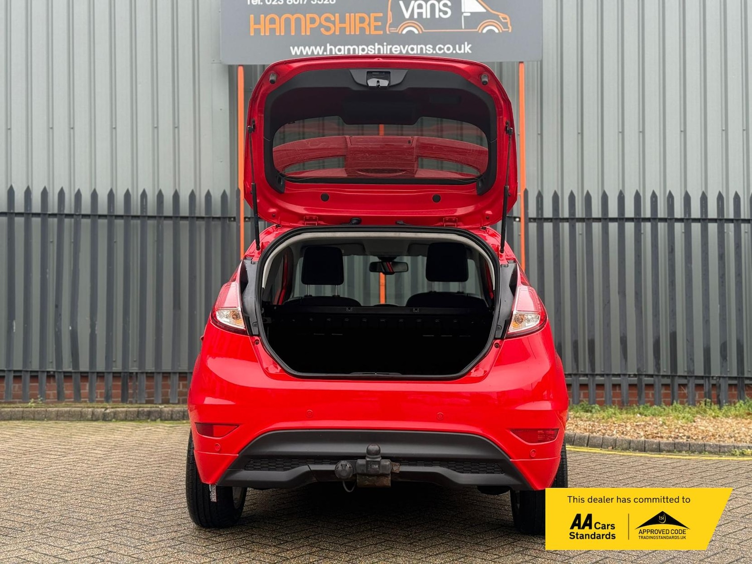 Used Ford Fiesta Van 2016 for sale - 76925329: Photo 16