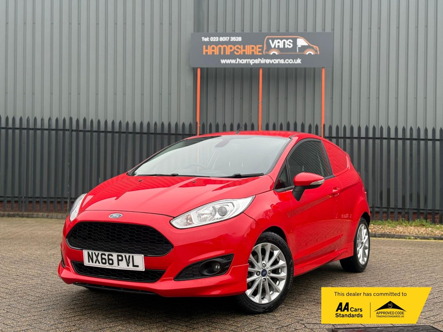 Used Ford Fiesta Van 2016 for sale - 76925329: Photo 2