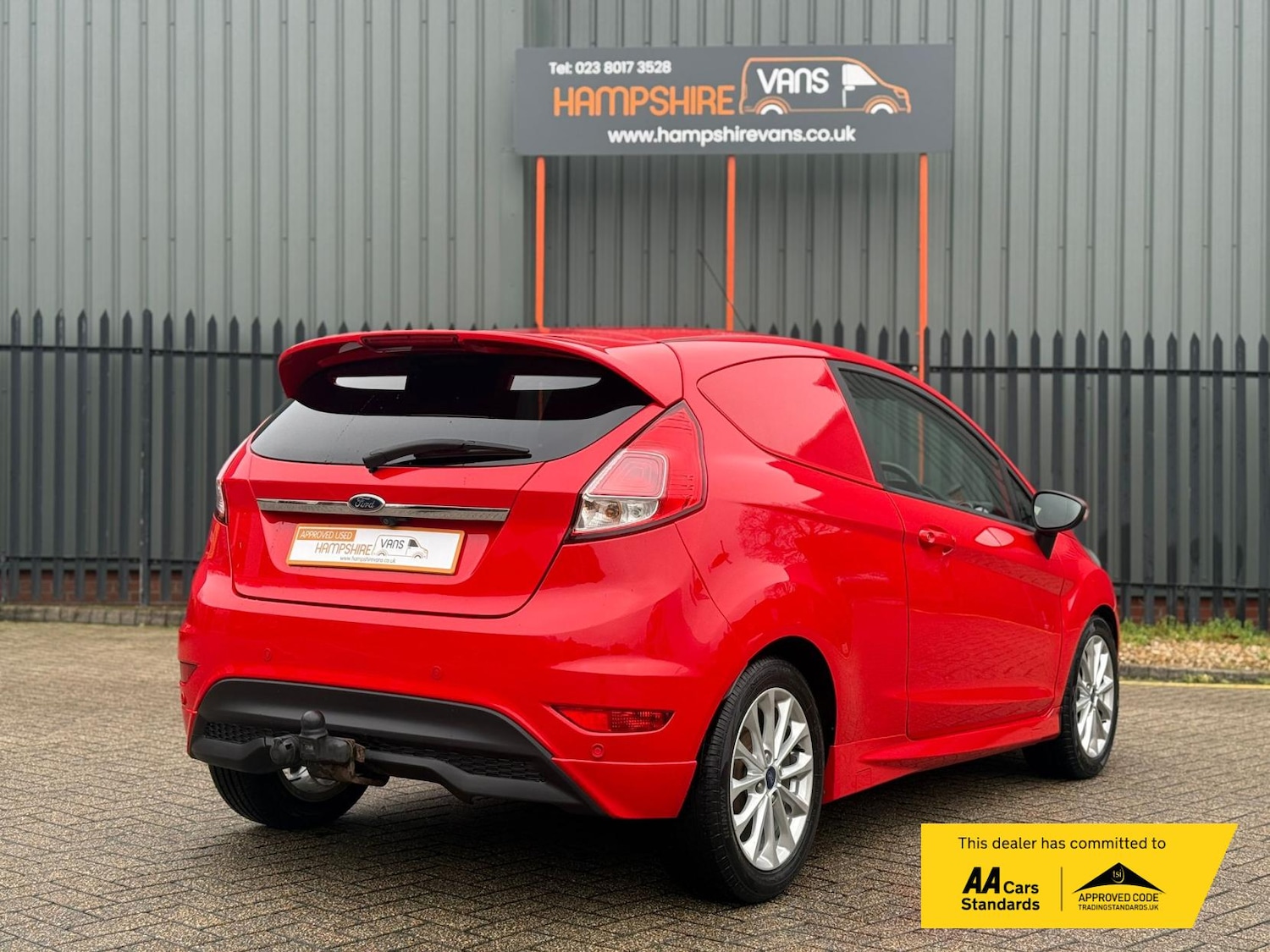 Used Ford Fiesta Van 2016 for sale - 76925329: Photo 3