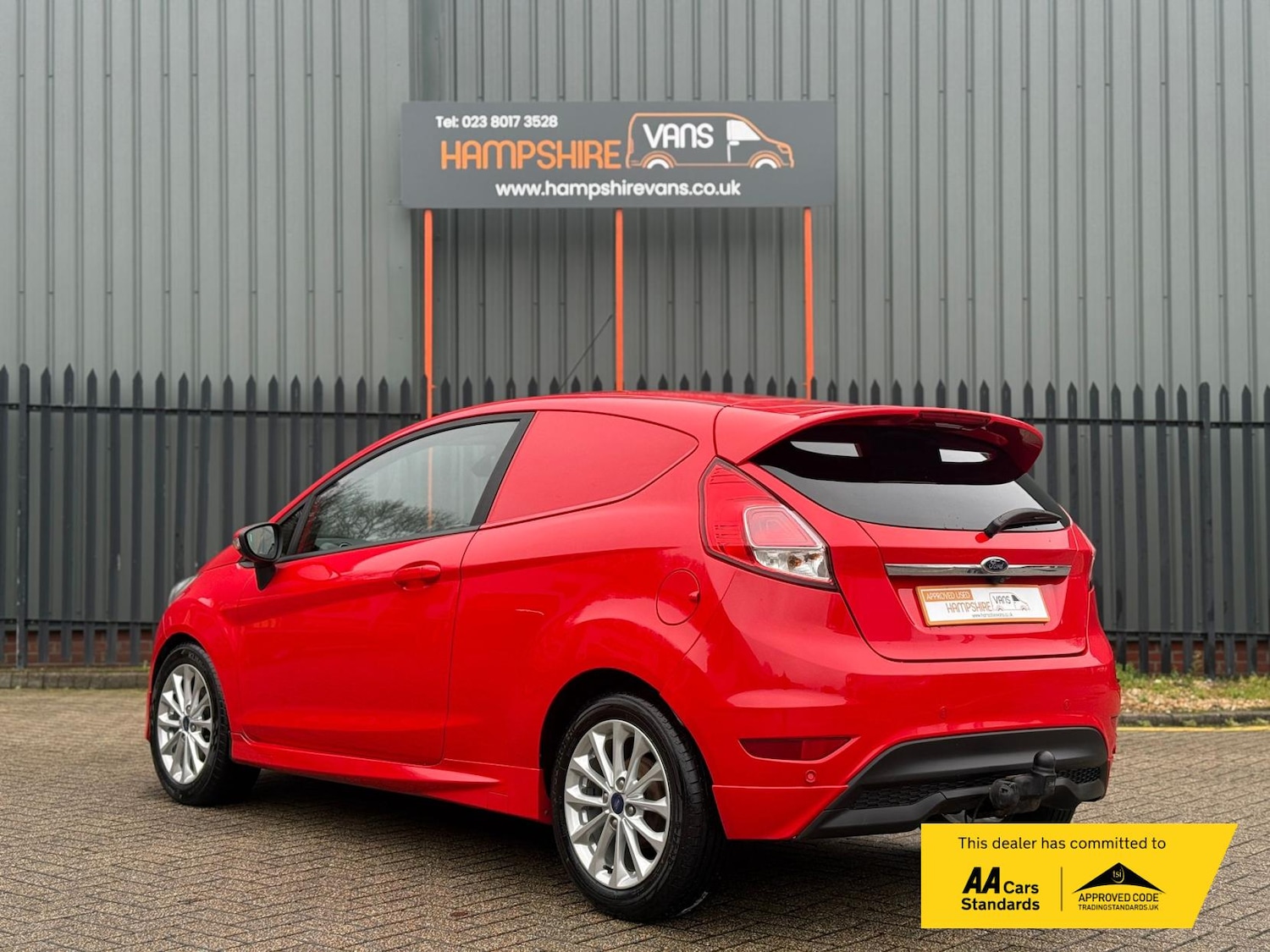 Used Ford Fiesta Van 2016 for sale - 76925329: Photo 4