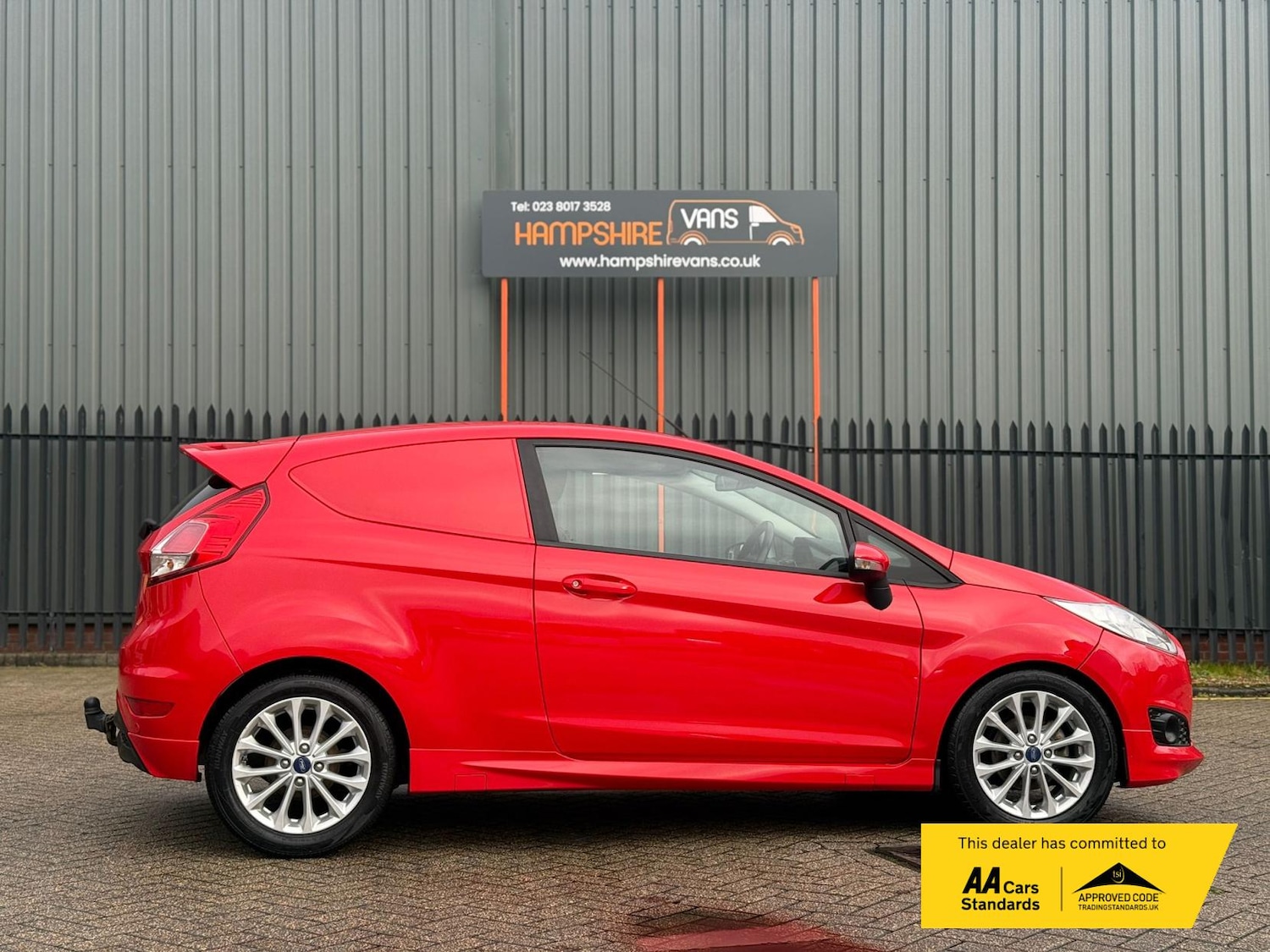 Used Ford Fiesta Van 2016 for sale - 76925329: Photo 5