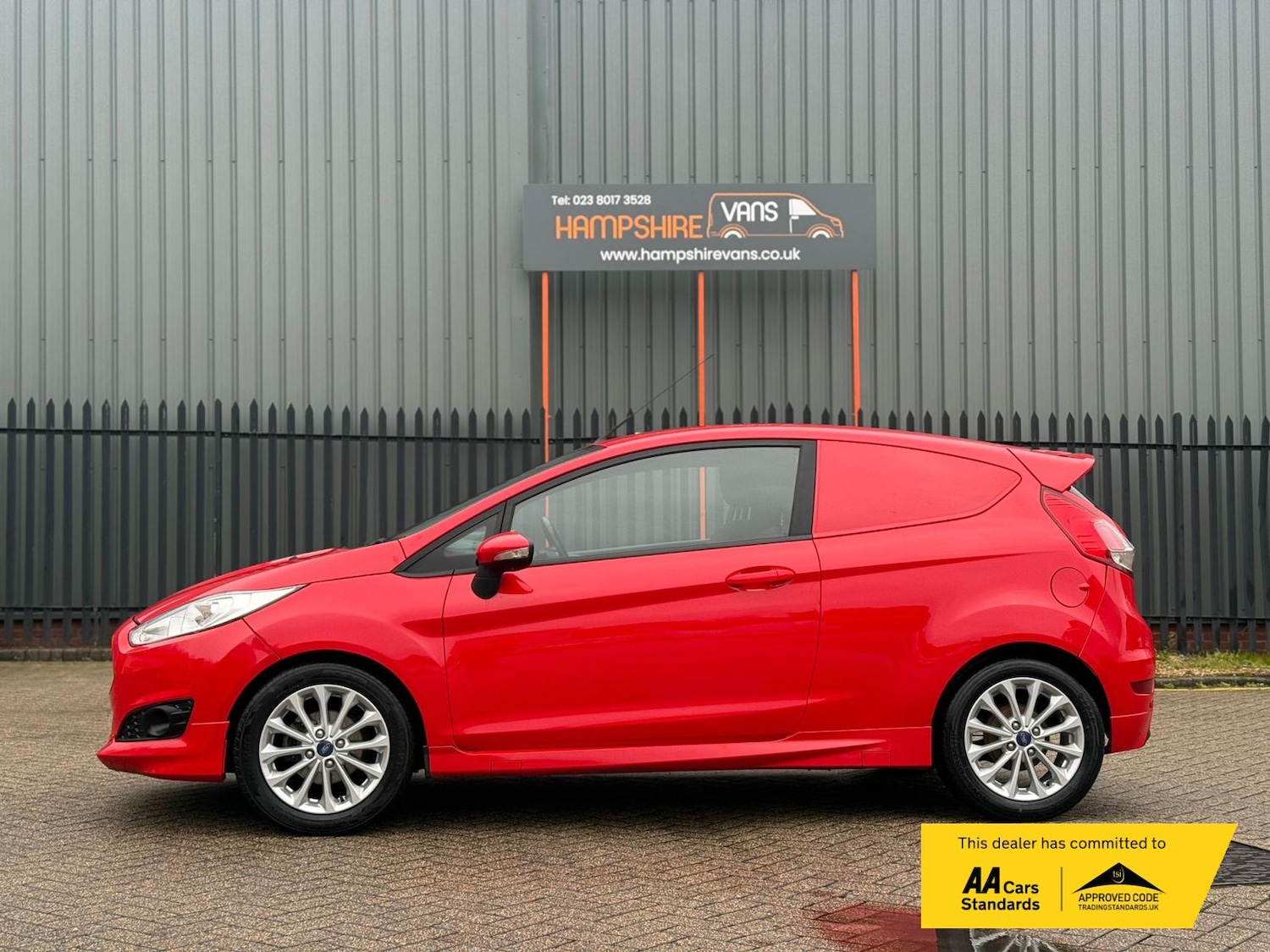 Used Ford Fiesta Van 2016 for sale - 76925329: Photo 6