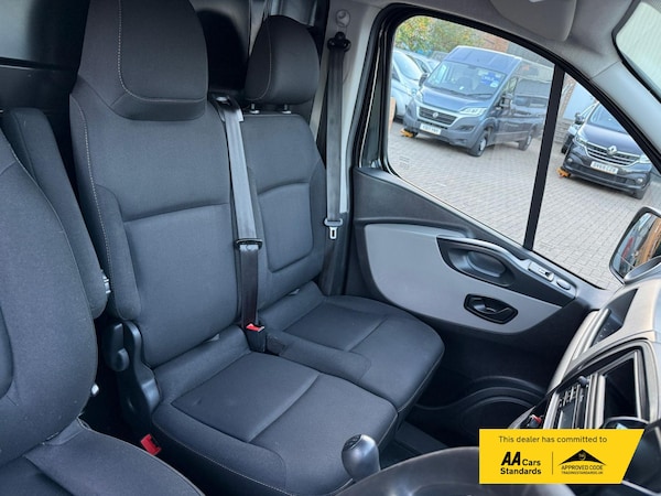 Used Renault Trafic 2017 for sale - 75680676: Photo 11