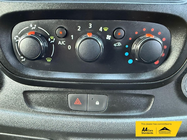 Used Renault Trafic 2017 for sale - 75680676: Photo 30