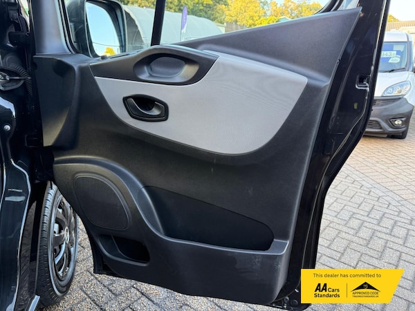 Used Renault Trafic 2017 for sale - 75680676: Photo 48