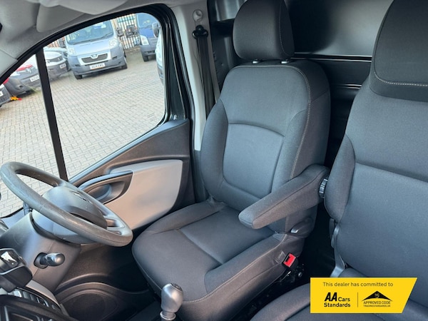 Used Renault Trafic 2017 for sale - 75680676: Photo 8