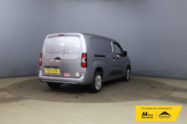 Used Vauxhall Combo 2022 for sale - 76290611: Photo 2