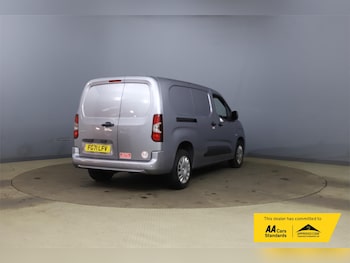 Used Vauxhall Combo 2022 for sale - 76290611: Photo 2