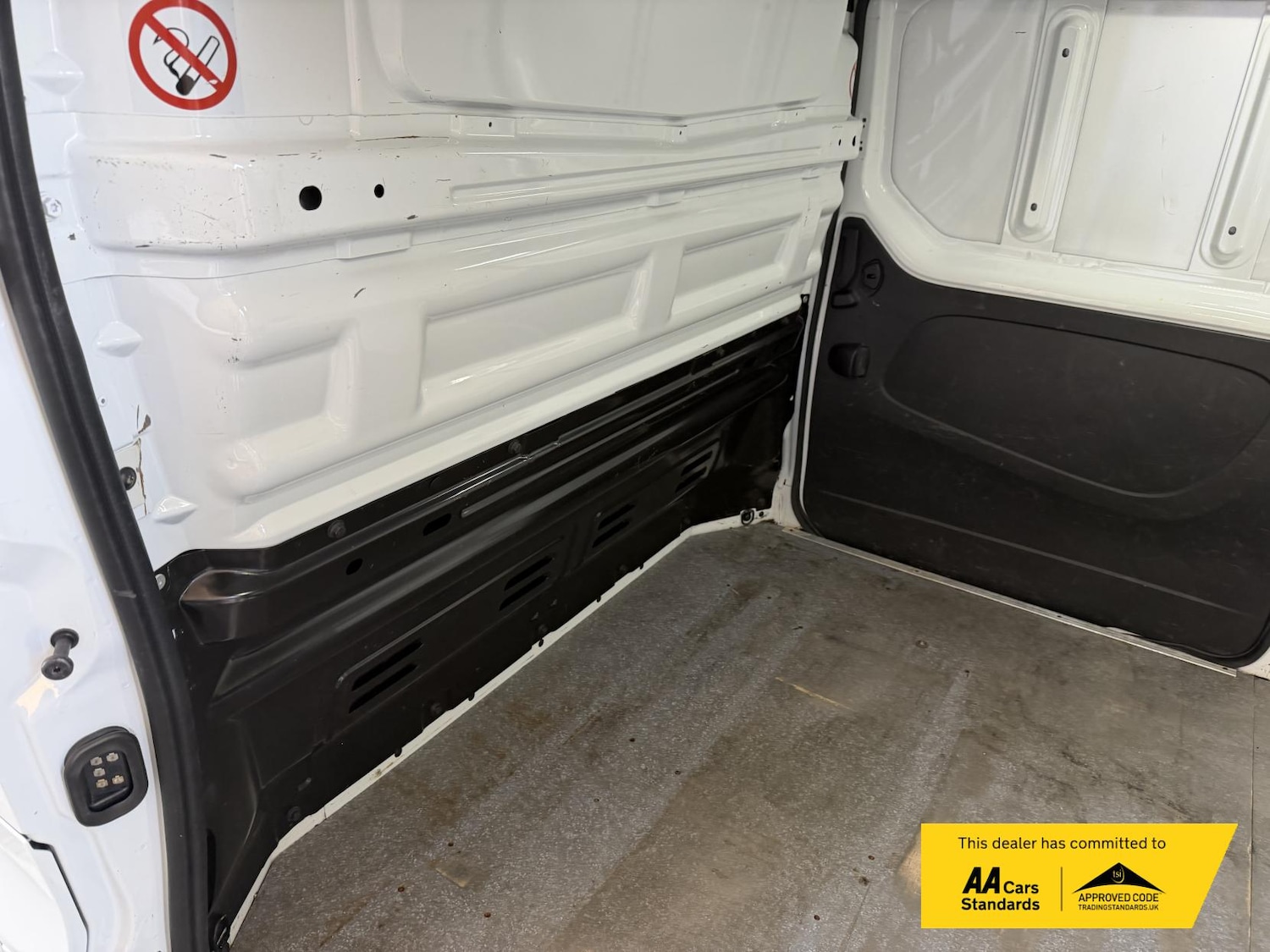 Used Vauxhall Vivaro 2017 for sale - 77640931: Photo 22